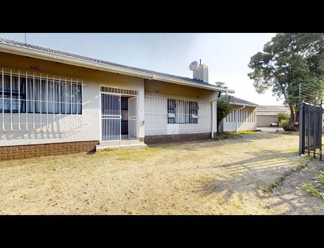 3 BEDROOM HOUSE FOR SALE IN CINDERELLA